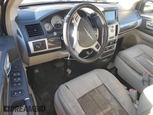 ✅ 2010 Chrysler Town & Country Touring • VIN: 2A4RR5D17AR279431 • Лот: 91384395. Опубликован ранее на Copart с пробегом 191 791 миль. Бесплатный доступ к архиву аукционных продаж из США и подробный отчёт об истории автомобиля на DreamBid. Изображение 8.