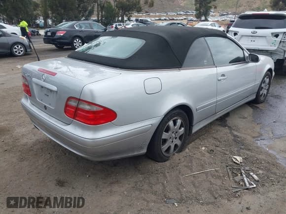 ✅ 2001 Mercedes-Benz CLK 320/430 • VIN: WDBLK65G71T075969 • Lot: 42103313. Wystawiony na IAAI z przebiegiem 172 182 mil. Bezpłatny archiwum sprzedaży aukcyjnych z USA i szczegółowy raport historii pojazdu na DreamBid. Zdjęcie 4.