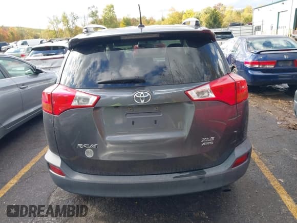 ✅ 2014 Toyota RAV4 XLE • VIN: 2T3RFREV4EW203314 • Lot: 43510326. Listed on IAAI with 110,412 mi. Free auction sales archive from the USA and detailed vehicle history report at DreamBid. Image 16.
