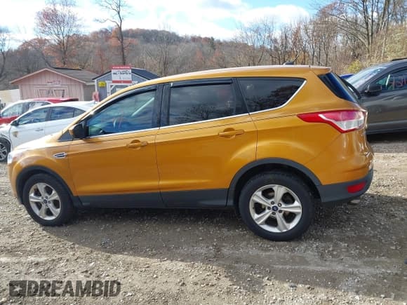 ✅ 2016 Ford Escape SE • VIN: 1FMCU9GXXGUA05973 • Lot: 43711149. Wystawiony na IAAI z przebiegiem 150 056 mil. Bezpłatny archiwum sprzedaży aukcyjnych z USA i szczegółowy raport historii pojazdu na DreamBid. Zdjęcie 14.