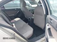 ✅ 2014 Volkswagen Jetta S • VIN: 3VW2K7AJ6EM207836 • Lot: 42983861. Wystawiony na IAAI z przebiegiem 91 872 mil. Bezpłatny archiwum sprzedaży aukcyjnych z USA i szczegółowy raport historii pojazdu na DreamBid. Zdjęcie 8.