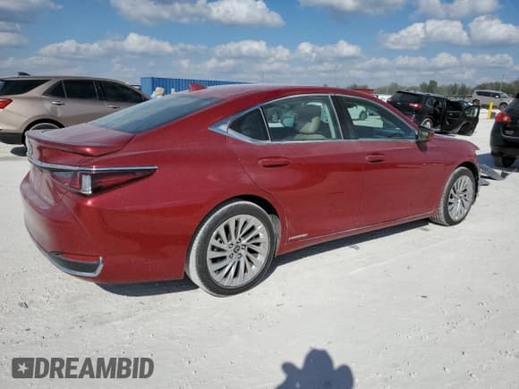 ✅ 2021 Lexus ES 300h Ultra Luxury • VIN: 58AFA1C1XMU007672 • Lot: 44788095. Listed on Copart with 45,998 mi. Free auction sales archive from the USA and detailed vehicle history report at DreamBid. Image 3.