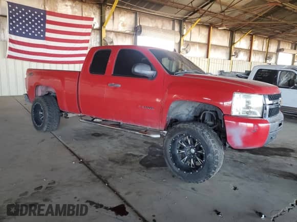 2010 Chevrolet Silverado 1500 LT with VIN 1GCSKSE34AZ160056, listed as a Copart auction lot 85420705 with 196,284 mi miles and Salvage title. Bid and sale history available at DreamBid. Image 4.