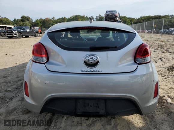 ✅ 2014 Hyundai Veloster • VIN: KMHTC6AD4EU183147 • Lot: 72961414. Wystawiony na Copart z przebiegiem 141 499 mil. Bezpłatny archiwum sprzedaży aukcyjnych z USA i szczegółowy raport historii pojazdu na DreamBid. Zdjęcie 6.