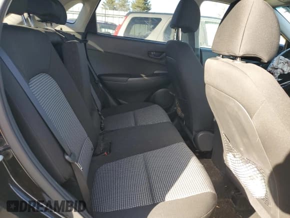 ✅ 2018 Hyundai Kona SEL • VIN: KM8K2CAA4JU111796 • Лот: 36960004. Опубликован ранее на Copart с пробегом 76 738 миль. Бесплатный доступ к архиву аукционных продаж из США и подробный отчёт об истории автомобиля на DreamBid. Изображение 11.