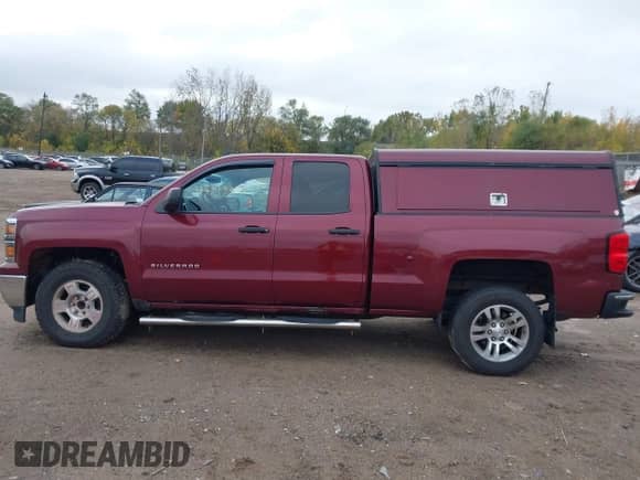 2014 Chevrolet Silverado 1500 LT z VIN 1GCRCREH1EZ403294, wystawiony jako IAAI lot #43519990 z przebiegiem 229 946 mil mil oraz . Historia ofert i sprzedaży dostępna na DreamBid. Obrazek 14.