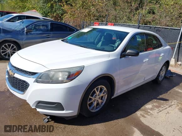 2014 Chevrolet Malibu LS z VIN 1G11A5SL9EF149655, wystawiony jako IAAI lot #43353060 z przebiegiem 117 628 mil mil oraz . Historia ofert i sprzedaży dostępna na DreamBid. Obrazek 2.