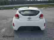 2013 Hyundai Veloster w/Gray Int z VIN KMHTC6AD6DU124843, wystawiony jako Copart lot #73250424 z przebiegiem 113 770 mil mil oraz Czysty tytuł • Clean title. Historia ofert i sprzedaży dostępna na DreamBid. Obrazek 6.