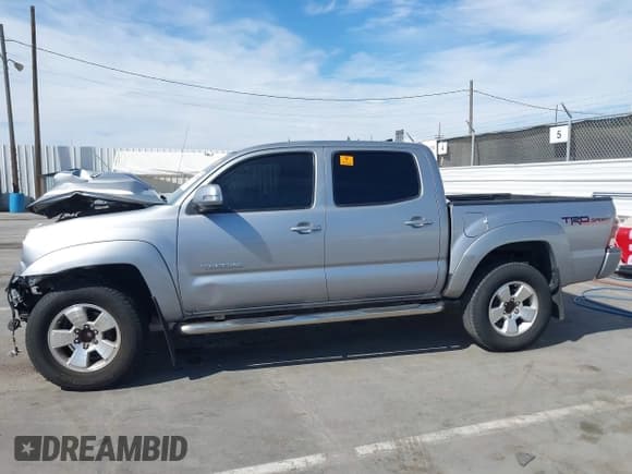 ✅ 2014 Toyota Tacoma PreRunner • VIN: 3TMJU4GN5EM166486 • Лот: 43042584. Опубликован ранее на IAAI с пробегом 131 039 миль. Бесплатный доступ к архиву аукционных продаж из США и подробный отчёт об истории автомобиля на DreamBid. Изображение 14.