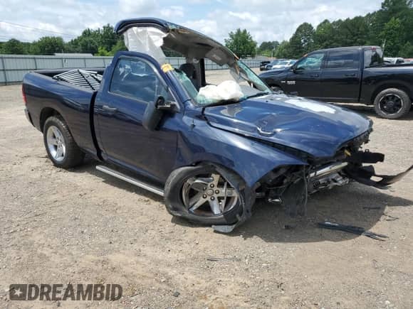 2017 Ram 1500 Express z VIN 3C6JR7AT7HG739103, wystawiony jako Copart lot #61101605 z przebiegiem 130 121 mil mil oraz Nie do naprawy • Non repairable. Historia ofert i sprzedaży dostępna na DreamBid. Obrazek 4.