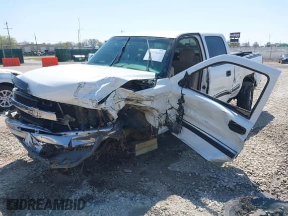 ✅ 2001 Chevrolet Silverado 2500HD LS • VIN: 1GCHK23U31F202241 • Lot: 41978203. Wystawiony na IAAI z przebiegiem 200 912 mil. Bezpłatny archiwum sprzedaży aukcyjnych z USA i szczegółowy raport historii pojazdu na DreamBid. Zdjęcie 18.