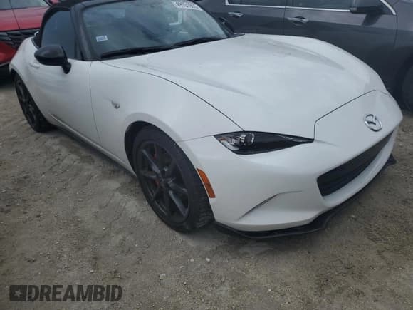 ✅ 2016 Mazda MX-5 Miata Club • VIN: JM1NDAC7XG0119368 • Lot: 49701903. Wystawiony na Copart z przebiegiem 53 087 mil. Bezpłatny archiwum sprzedaży aukcyjnych z USA i szczegółowy raport historii pojazdu na DreamBid. Zdjęcie 4.