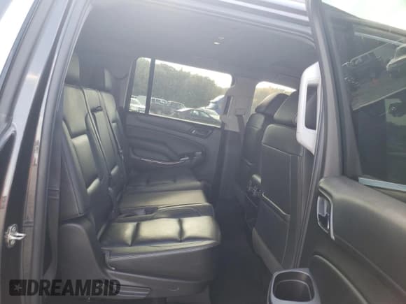 ✅ 2016 Chevrolet Suburban LT • VIN: 1GNSKHKC9GR379196 • Lot: 74590344. Wystawiony na Copart z przebiegiem 132 968 mil. Bezpłatny archiwum sprzedaży aukcyjnych z USA i szczegółowy raport historii pojazdu na DreamBid. Zdjęcie 11.