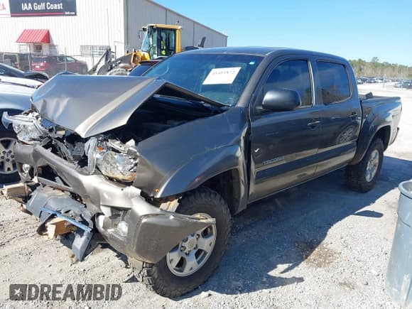 ✅ 2014 Toyota Tacoma • VIN: 5TFLU4EN4EX107161 • Lot: 41411872. Wystawiony na IAAI z przebiegiem 134 273 mil. Bezpłatny archiwum sprzedaży aukcyjnych z USA i szczegółowy raport historii pojazdu na DreamBid. Zdjęcie 2.