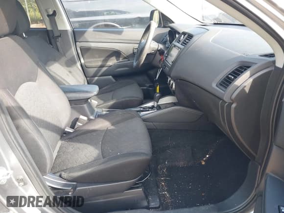 ✅ 2020 Mitsubishi Outlander ES • VIN: JA4AP3AU9LU008463 • Lot: 43126936. Wystawiony na IAAI z przebiegiem 93 064 mil. Bezpłatny archiwum sprzedaży aukcyjnych z USA i szczegółowy raport historii pojazdu na DreamBid. Zdjęcie 5.