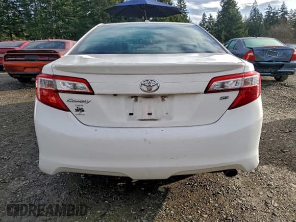 ✅ 2014 Toyota Camry SE • VIN: 4T1BF1FK4EU777153 • Лот: 94170225. Опубликован ранее на Copart с пробегом 109 388 миль. Бесплатный доступ к архиву аукционных продаж из США и подробный отчёт об истории автомобиля на DreamBid. Изображение 6.
