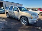 ✅ 2010 GMC Yukon Denali • VIN: 1GKUKEEF0AR179714 • Lot: 87252675. Wystawiony na Copart z przebiegiem 157 330 mil. Bezpłatny archiwum sprzedaży aukcyjnych z USA i szczegółowy raport historii pojazdu na DreamBid. Zdjęcie 4.