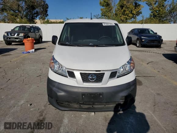 ✅ 2018 Nissan NV200 SV • VIN: 3N6CM0KN3JK701424 • Lot: 81097355. Wystawiony na Copart z przebiegiem 175 633 mil. Bezpłatny archiwum sprzedaży aukcyjnych z USA i szczegółowy raport historii pojazdu na DreamBid. Zdjęcie 5.