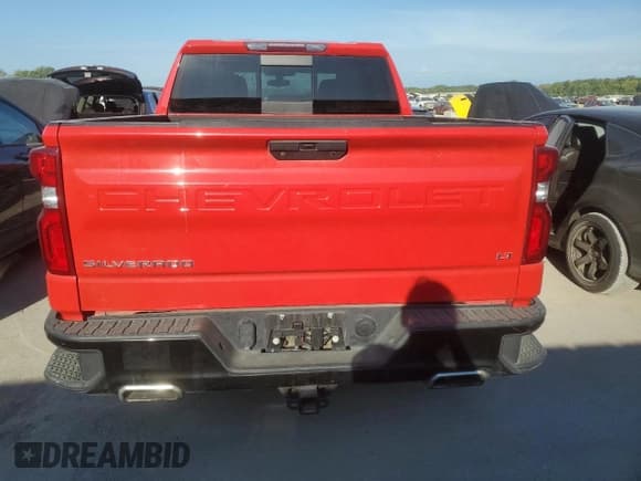 ✅ 2020 Chevrolet Silverado 1500 LT Trail Boss • VIN: 1GCPYFED2LZ100395 • Lot: 71807334. Wystawiony na Copart z przebiegiem 103 138 mil. Bezpłatny archiwum sprzedaży aukcyjnych z USA i szczegółowy raport historii pojazdu na DreamBid. Zdjęcie 6.