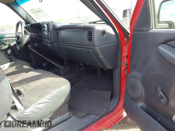 ✅ 2000 Chevrolet Silverado 1500 LS • VIN: 2GCEK19V7Y1212625 • Lot: 43598744. Wystawiony na IAAI z przebiegiem 217 710 mil mil. Skorzystaj z bezpłatnego archiwum sprzedaży aukcyjnych z USA i zobacz szczegółowy raport historii pojazdu na DreamBid. Zdjęcie 5.