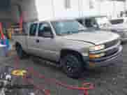 ✅ 2000 Chevrolet Silverado 1500 LS • VIN: 2GCEK19T9Y1331453 • Lot: 42671687. Wystawiony na IAAI z przebiegiem 233 675 mil mil. Skorzystaj z bezpłatnego archiwum sprzedaży aukcyjnych z USA i zobacz szczegółowy raport historii pojazdu na DreamBid. Zdjęcie 1.