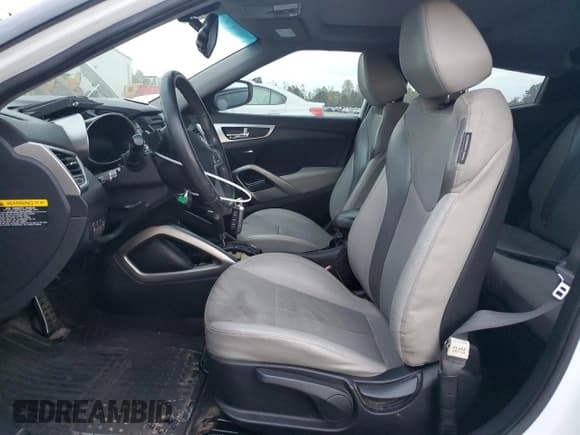 ✅ 2013 Hyundai Veloster w/Gray Int • VIN: KMHTC6AD7DU110031 • Lot: 78895374. Wystawiony na Copart z przebiegiem 145 995 mil. Bezpłatny archiwum sprzedaży aukcyjnych z USA i szczegółowy raport historii pojazdu na DreamBid. Zdjęcie 7.