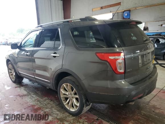 ✅ 2015 Ford Explorer XLT • VIN: 1FM5K8D8XFGA52701 • Lot: 61525595. Wystawiony na Copart z przebiegiem 159 471 mil. Bezpłatny archiwum sprzedaży aukcyjnych z USA i szczegółowy raport historii pojazdu na DreamBid. Zdjęcie 2.