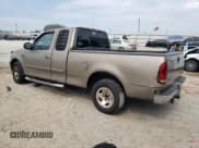 ✅ 2003 Ford F-150 XL • VIN: 1FTRX17L03NA18594 • Lot: 55937505. Wystawiony na Copart z przebiegiem 245 109 mil. Bezpłatny archiwum sprzedaży aukcyjnych z USA i szczegółowy raport historii pojazdu na DreamBid. Zdjęcie 2.