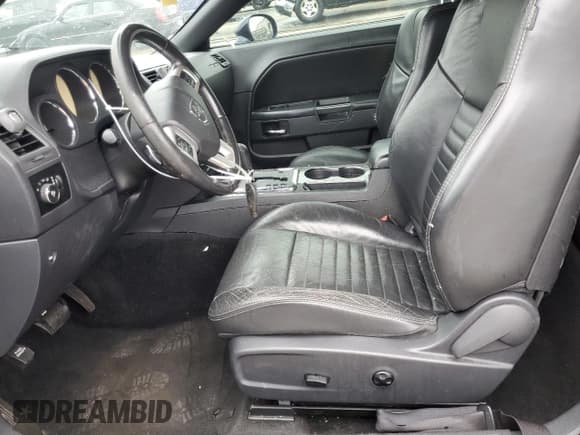 ✅ 2013 Dodge Challenger Rallye Redline • VIN: 2C3CDYAG9DH610688 • Lot: 73033704. Wystawiony na Copart z przebiegiem 155 724 mil. Bezpłatny archiwum sprzedaży aukcyjnych z USA i szczegółowy raport historii pojazdu na DreamBid. Zdjęcie 7.