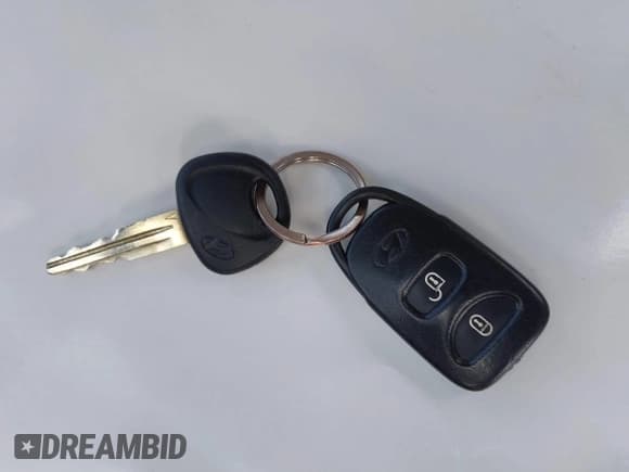 ✅ 2010 Hyundai Accent GLS • VIN: KMHCN4ACXAU405559 • Лот: 42351718. Опубликован ранее на IAAI с пробегом 130 538 миль. Бесплатный доступ к архиву аукционных продаж из США и подробный отчёт об истории автомобиля на DreamBid. Изображение 11.