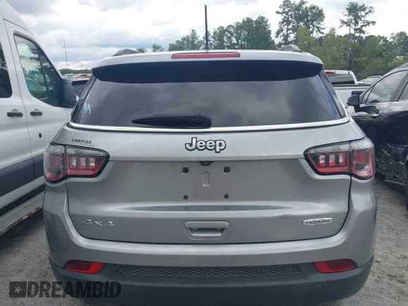 ✅ 2017 Jeep Compass Latitude • VIN: 3C4NJDBB1HT666193 • Лот: 43310214. Опубликован ранее на IAAI с пробегом 113 991 миль. Бесплатный доступ к архиву аукционных продаж из США и подробный отчёт об истории автомобиля на DreamBid. Изображение 16.