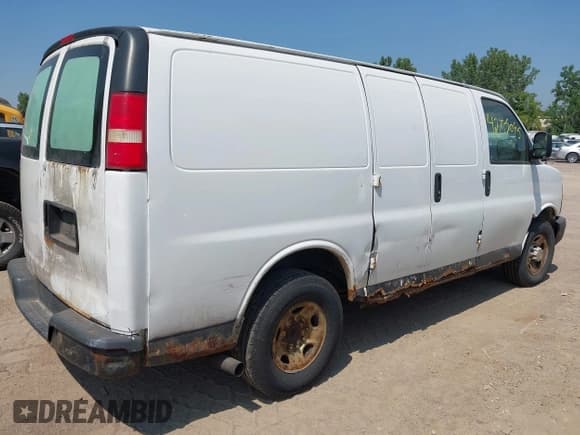 ✅ 2009 Chevrolet Express Cargo • VIN: 1GCGG25C091116931 • Lot: 42735045. Listed on IAAI with 239,597 mi. Free auction sales archive from the USA and detailed vehicle history report at DreamBid. Image 4.