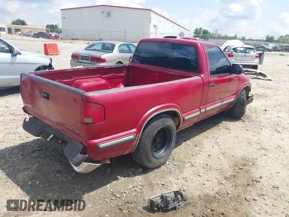✅ 1999 Chevrolet S-10 LS • VIN: 1GCCS14X4XK233625 • Лот: 42299475. Опубликован ранее на IAAI с пробегом 201 717 миль. Бесплатный доступ к архиву аукционных продаж из США и подробный отчёт об истории автомобиля на DreamBid. Изображение 4.
