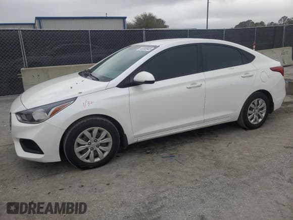 ✅ 2018 Hyundai Accent SE • VIN: 3KPC24A38JE020819 • Лот: 46580945. Опубликован ранее на Copart с пробегом 184 812 миль. Бесплатный доступ к архиву аукционных продаж из США и подробный отчёт об истории автомобиля на DreamBid. Изображение 1.