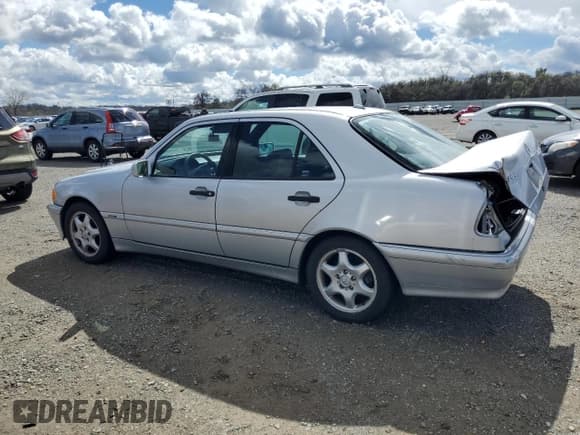 ✅ 2000 Mercedes-Benz C 230/260/280/320 • VIN: WDBHA29G3YA859826 • Lot: 48573425. Wystawiony na Copart z przebiegiem 158 093 mil. Bezpłatny archiwum sprzedaży aukcyjnych z USA i szczegółowy raport historii pojazdu na DreamBid. Zdjęcie 2.