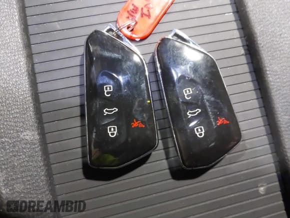 ✅ 2021 Volkswagen ID.4 Pro S • VIN: WVGUNPE28MP066343 • Lot: 41591937. Wystawiony na IAAI z przebiegiem 45 318 mil. Bezpłatny archiwum sprzedaży aukcyjnych z USA i szczegółowy raport historii pojazdu na DreamBid. Zdjęcie 11.