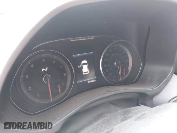 2020 Hyundai Veloster z VIN KMHT36AH1LU005437, wystawiony jako IAAI lot #42073273 z przebiegiem 97 089 mil mil oraz . Historia ofert i sprzedaży dostępna na DreamBid. Obrazek 7.