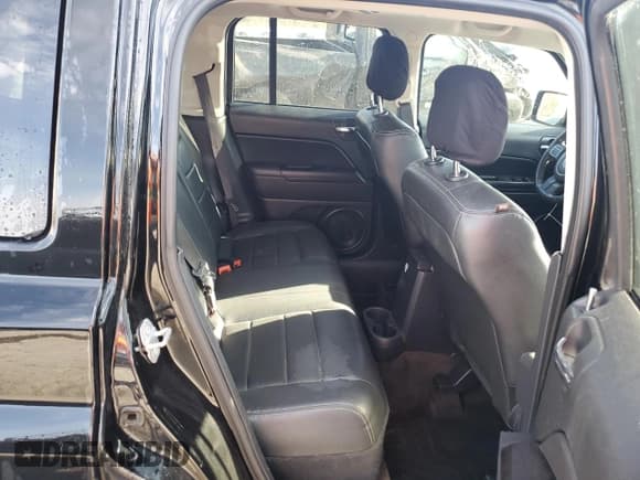 ✅ 2016 Jeep Patriot High Altitude • VIN: 1C4NJPFA6GD667041 • Лот: 92941715. Опубликован ранее на Copart с пробегом 110 862 миль. Бесплатный доступ к архиву аукционных продаж из США и подробный отчёт об истории автомобиля на DreamBid. Изображение 10.