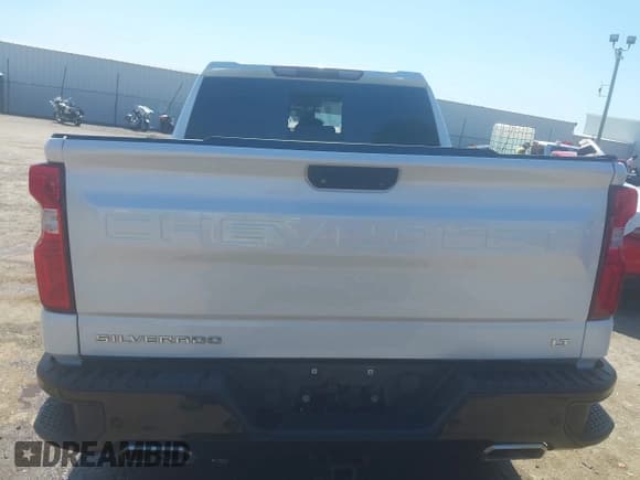 ✅ 2019 Chevrolet Silverado 1500 LT Trail Boss • VIN: 1GCPYFED0KZ349292 • Lot: 42694395. Wystawiony na IAAI z przebiegiem 118 377 mil. Bezpłatny archiwum sprzedaży aukcyjnych z USA i szczegółowy raport historii pojazdu na DreamBid. Zdjęcie 16.