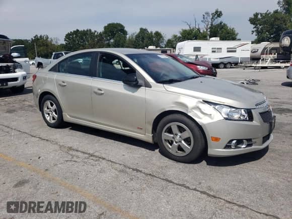 2014 Chevrolet Cruze 1LT с VIN 1G1PC5SB8E7258596, выставлен на аукционе Copart как лот 69052855 с пробегом 174 521 миль миль и Списание • Salvage title. История ставок и продаж доступна на DreamBid. Изображение 4.