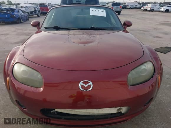 ✅ 2006 Mazda MX-5 Miata Touring • VIN: JM1NC25F360120356 • Lot: 41412186. Wystawiony na IAAI z przebiegiem 171 483 mil. Bezpłatny archiwum sprzedaży aukcyjnych z USA i szczegółowy raport historii pojazdu na DreamBid. Zdjęcie 12.
