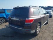 ✅ 2012 Toyota Highlander • VIN: 5TDZA3EH7CS019568 • Лот: 42847672. Опубликован ранее на IAAI с пробегом 176 466 миль. Бесплатный доступ к архиву аукционных продаж из США и подробный отчёт об истории автомобиля на DreamBid. Изображение 4.