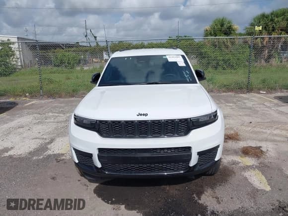 ✅ 2024 Jeep Grand Cherokee Laredo • VIN: 1C4RJKAG0R8535761 • Lot: 42492902. Listed on IAAI with 27,796 mi. Free auction sales archive from the USA and detailed vehicle history report at DreamBid. Image 12.