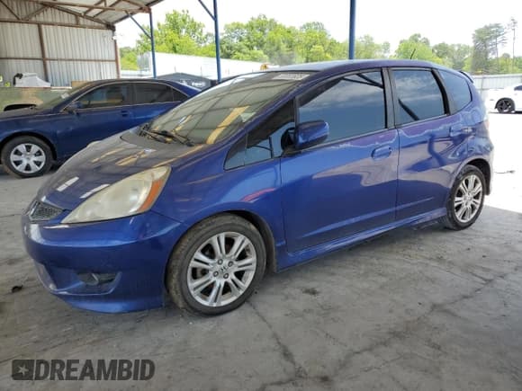 ✅ 2010 Honda Fit Sport • VIN: JHMGE8H40AS010327 • Lot: 57081625. Listed on Copart with 221,866 mi. Free auction sales archive from the USA and detailed vehicle history report at DreamBid. Image 1.