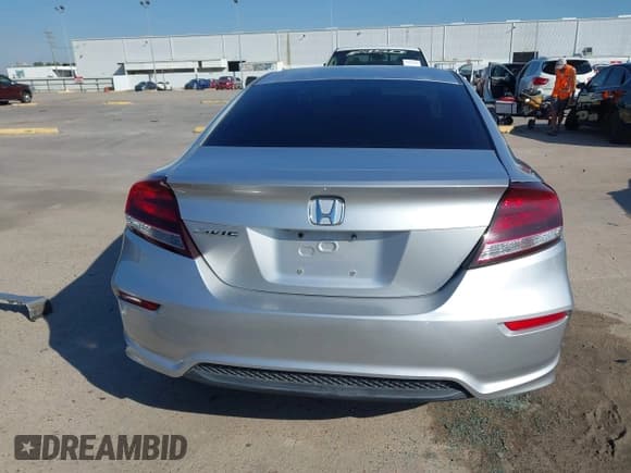 ✅ 2015 Honda Civic LX • VIN: 2HGFG3B52FH519766 • Лот: 43404680. Опубликован ранее на IAAI с пробегом 119 625 миль. Бесплатный доступ к архиву аукционных продаж из США и подробный отчёт об истории автомобиля на DreamBid. Изображение 17.