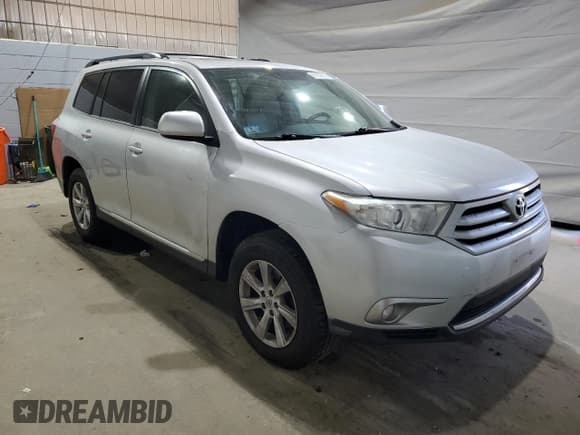 ✅ 2011 Toyota Highlander • VIN: 5TDBK3EH8BS050633 • Лот: 87059865. Опубликован ранее на Copart с пробегом 155 918 миль. Бесплатный доступ к архиву аукционных продаж из США и подробный отчёт об истории автомобиля на DreamBid. Изображение 4.
