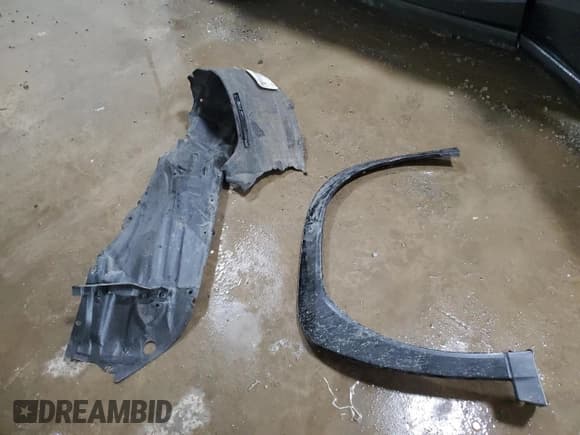 ✅ 2025 Lexus UX 300h • VIN: JTHUCJDH7S2003370 • Lot: 61748695. Wystawiony na Copart z przebiegiem 15 830 mil. Bezpłatny archiwum sprzedaży aukcyjnych z USA i szczegółowy raport historii pojazdu na DreamBid. Zdjęcie 12.