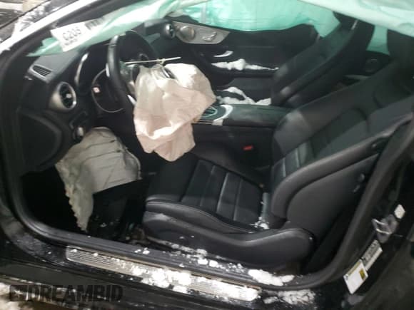 ✅ 2023 Mercedes-Benz C 300 • VIN: W1KWJ8EBXPG117463 • Lot: 88074365. Wystawiony na Copart z przebiegiem Nie podano. Bezpłatny archiwum sprzedaży aukcyjnych z USA i szczegółowy raport historii pojazdu na DreamBid. Zdjęcie 7.