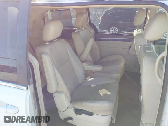 ✅ 2010 Volkswagen Routan SE • VIN: 2V4RW3D11AR168821 • Лот: 43574895. Опубликован ранее на IAAI с пробегом 117 053 миль. Бесплатный доступ к архиву аукционных продаж из США и подробный отчёт об истории автомобиля на DreamBid. Изображение 8.