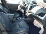 ✅ 2018 Jeep Cherokee Trailhawk • VIN: 1C4PJMBX7JD517299 • Lot: 42022770. Wystawiony na IAAI z przebiegiem 62 865 mil. Bezpłatny archiwum sprzedaży aukcyjnych z USA i szczegółowy raport historii pojazdu na DreamBid. Zdjęcie 5.